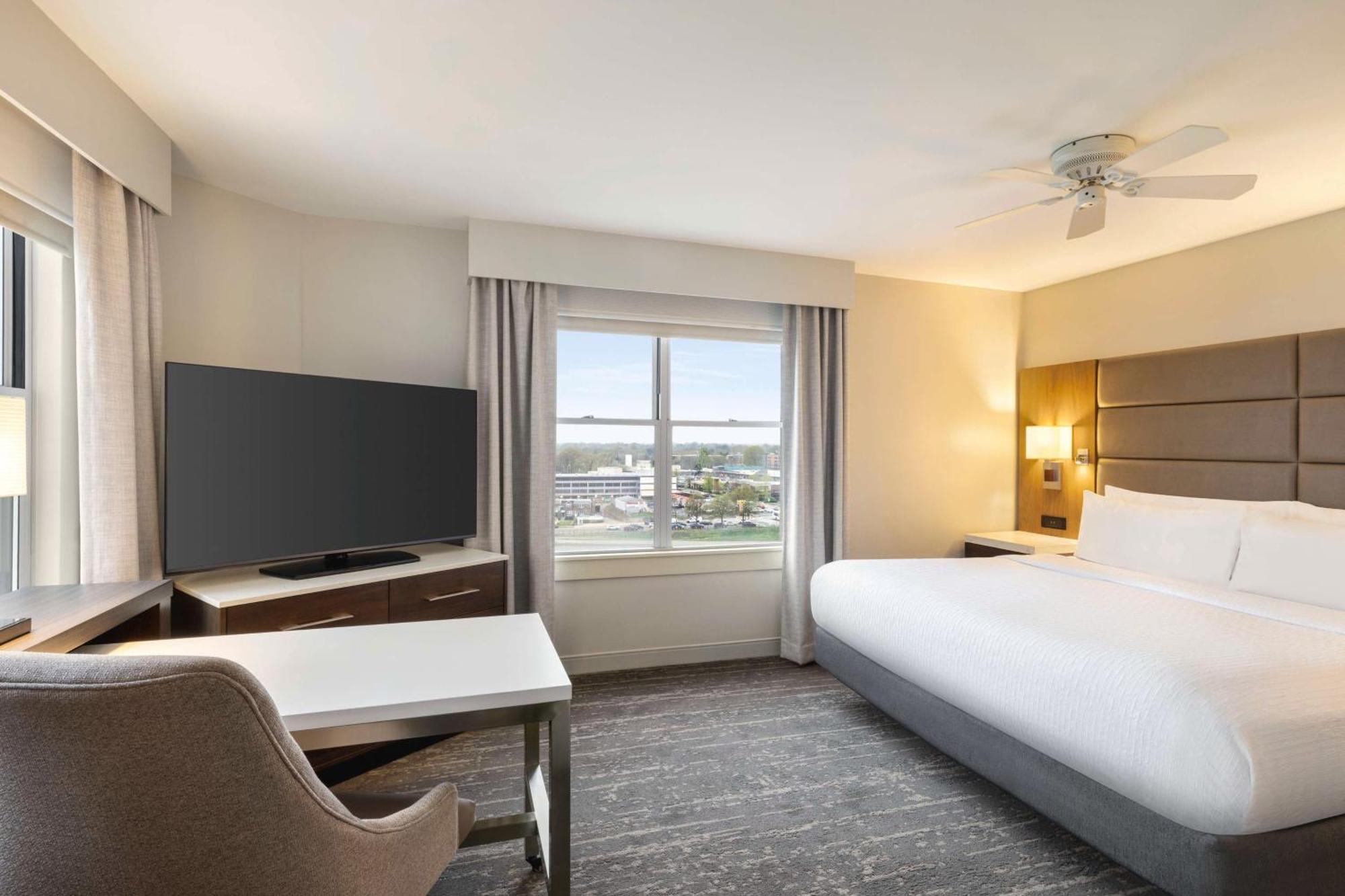 Hotel Homewood By Hilton Philadelphia-city Avenue 3*