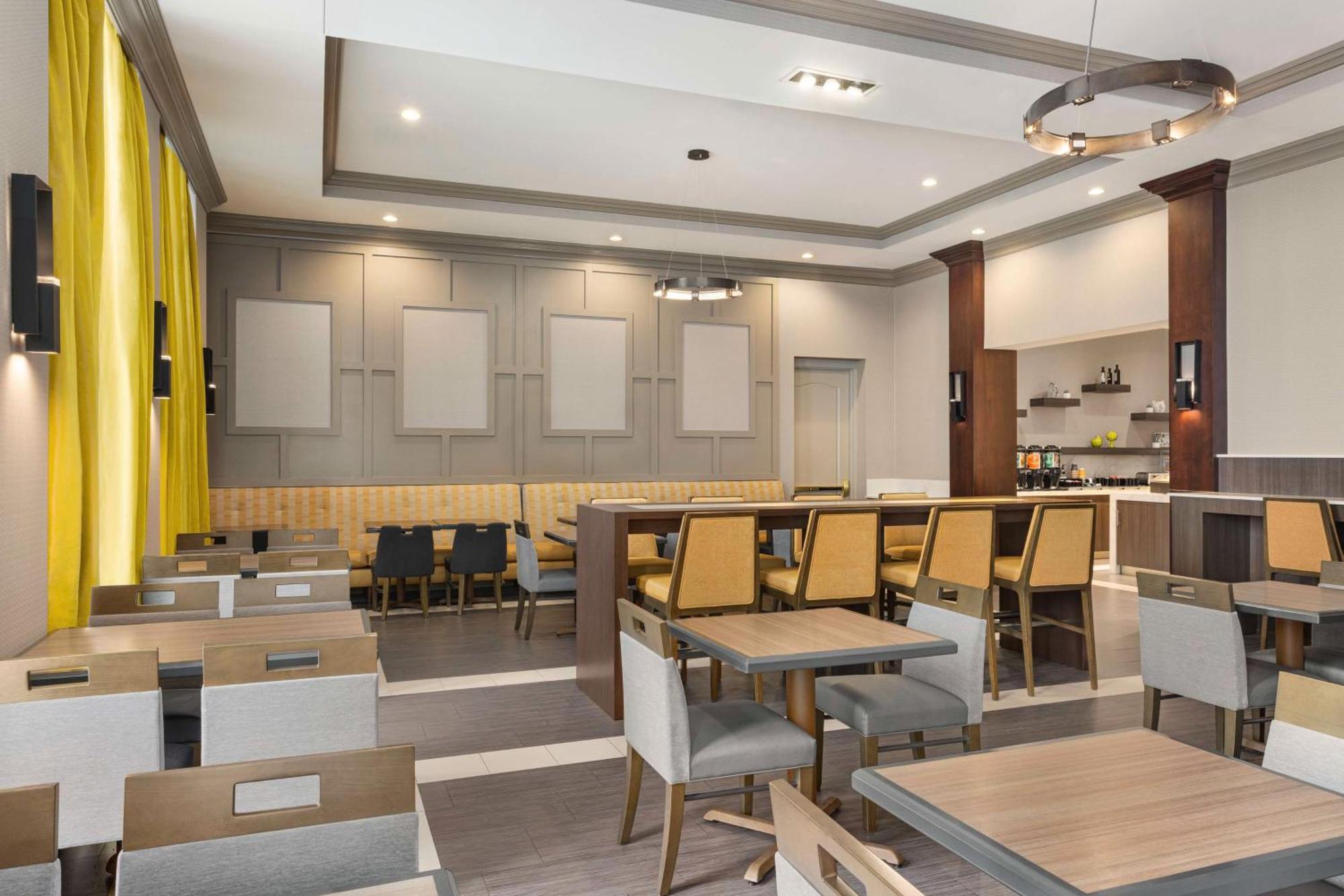 Hotel Homewood By Hilton Philadelphia-city Avenue