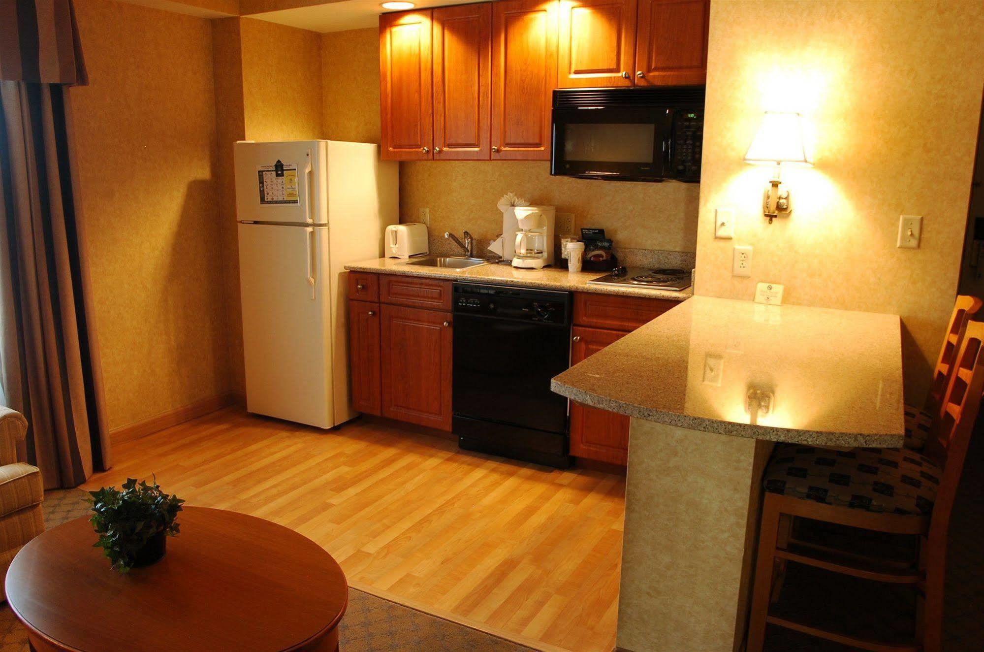 Homewood By Hilton Philadelphia-city Avenue Hotel Philadelphia